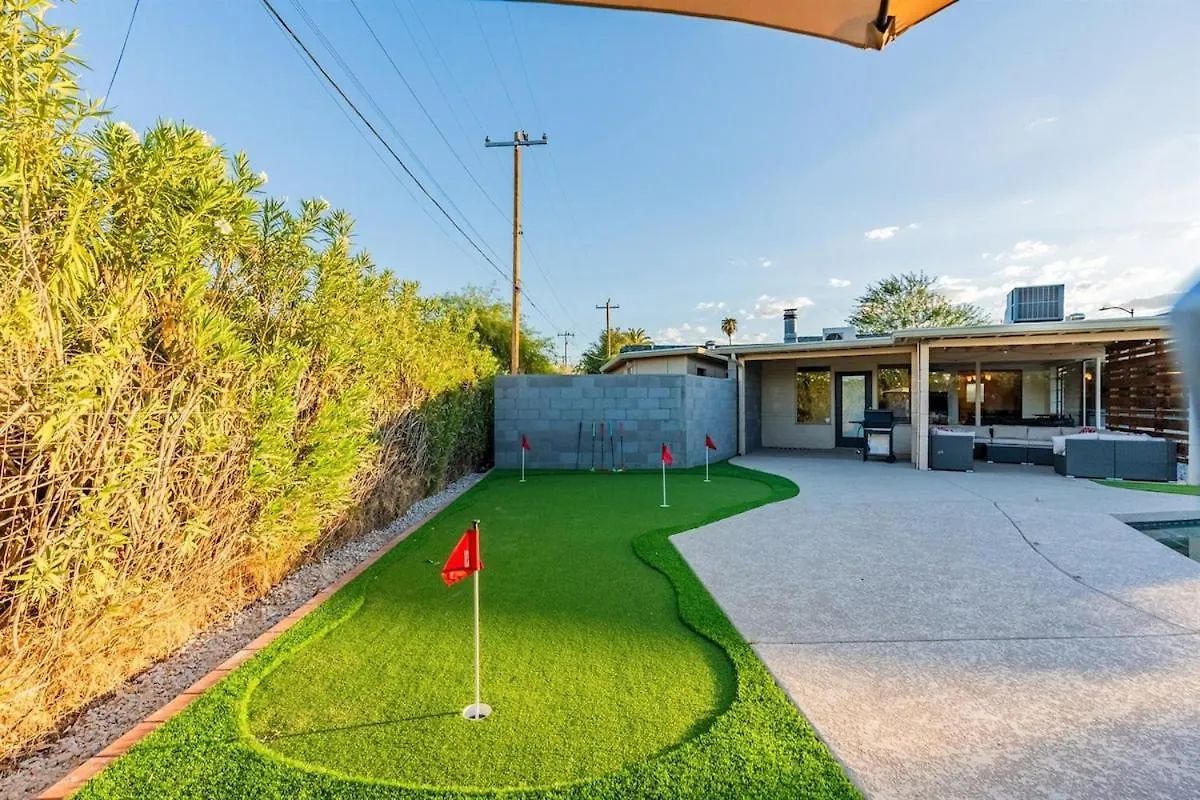 Pickleball, Sparkling Pool, Mini Putt And Sleeps14 Phoenix 0*,